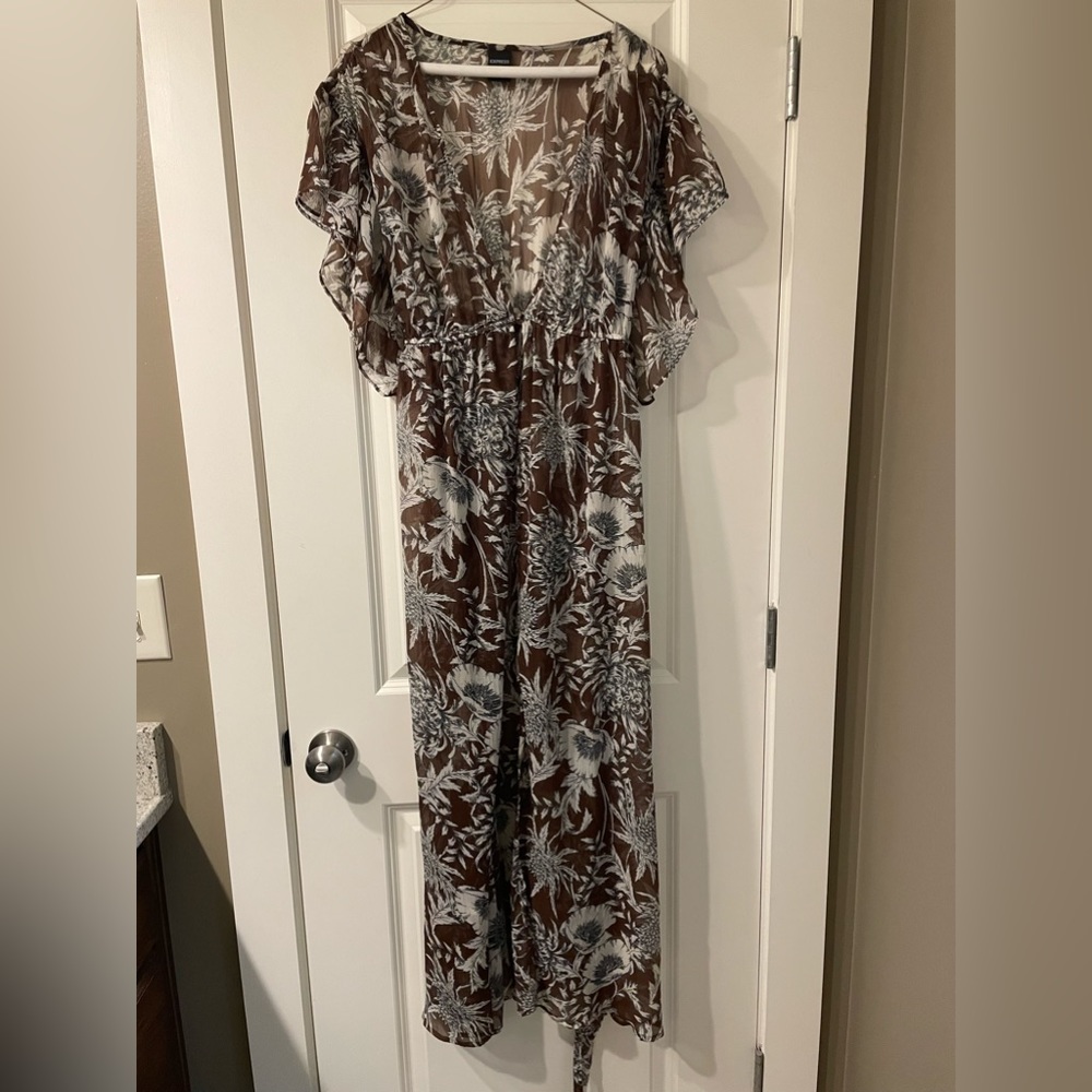 EXPRESS Brown Dress Robe